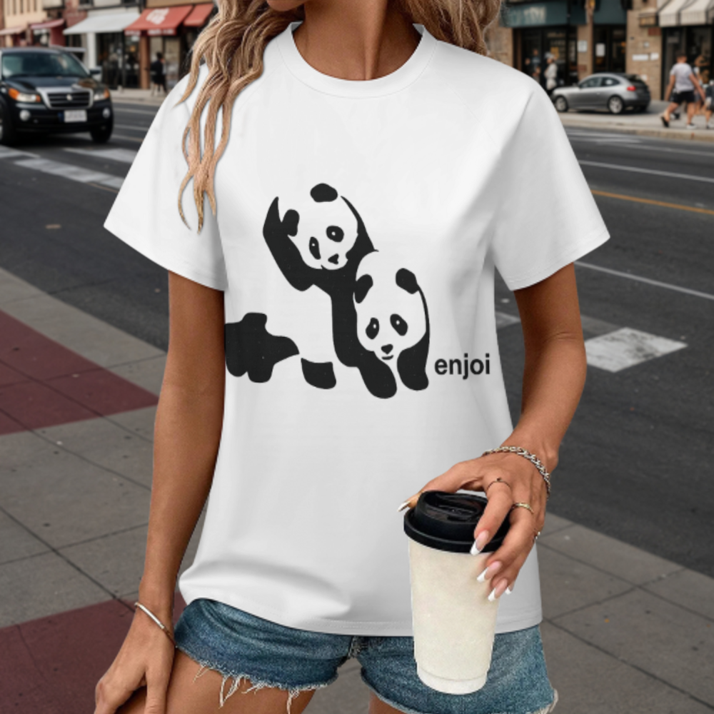 Cute Panda Graphic Tee – Minimalist Kawaii Animal Streetwear Shirt(z310)