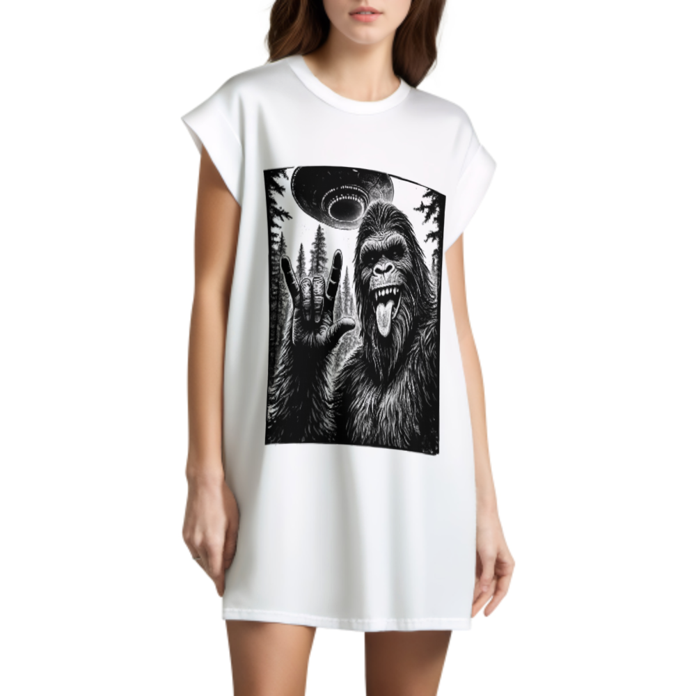 Bigfoot UFO Graphic Tee Dress – Funny Sasquatch Alien Streetwear Oversized Shirt(z274)
